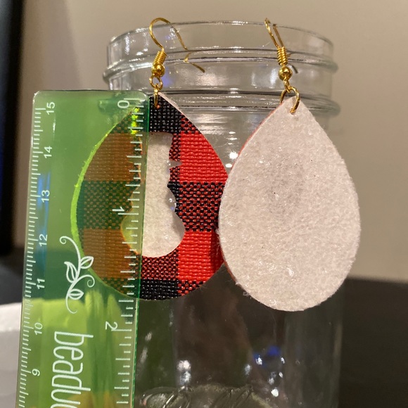 Earrings - Picture 2 of 3